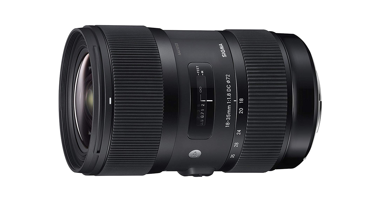 SIGMA ???? ?? ??? 18-35mm F1.8 ??? DC HSM ????